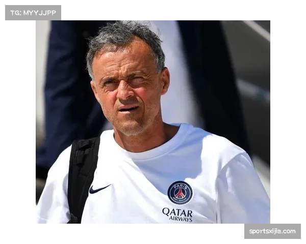 曼联密谋夏窗换帅，恩里克成热门人选但面临年薪障碍